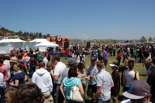 crowd1 crowd1