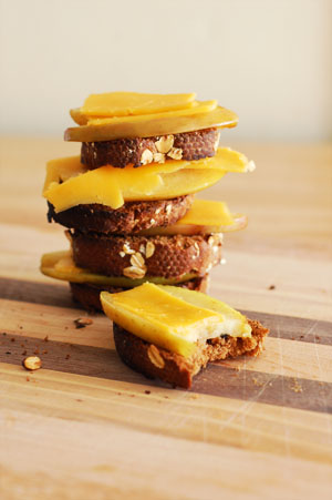 Apple Cheddar Crostini