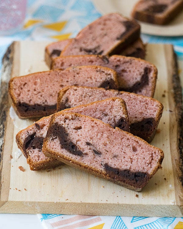Marble Loaf with Strawberry and Chocolate