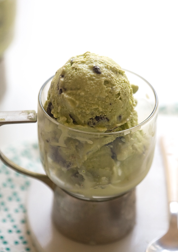 Mint Dark Chocolate Chip Ice Cream (w/ a secret ingredient for coloring) | www.acozykitchen.com