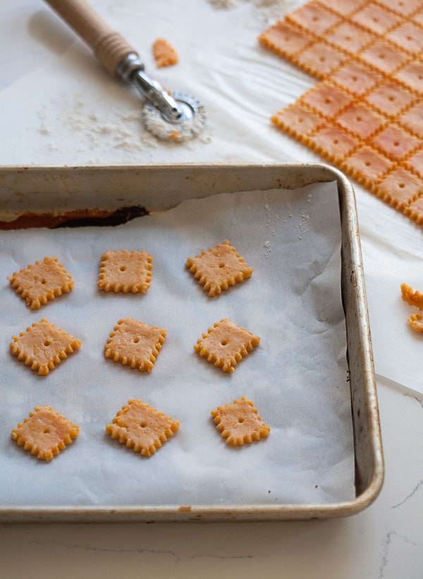 Paprika Cheddar Cheez-Its | www.acozykitchen.com