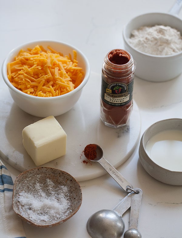 Paprika Cheddar Cheez-Its | www.acozykitchen.com