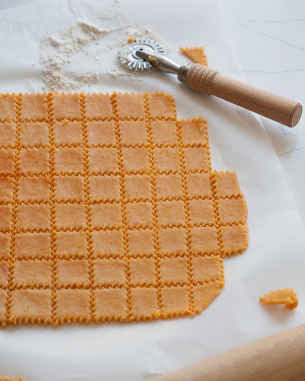 Paprika Cheddar Cheez-Its | www.acozykitchen.com
