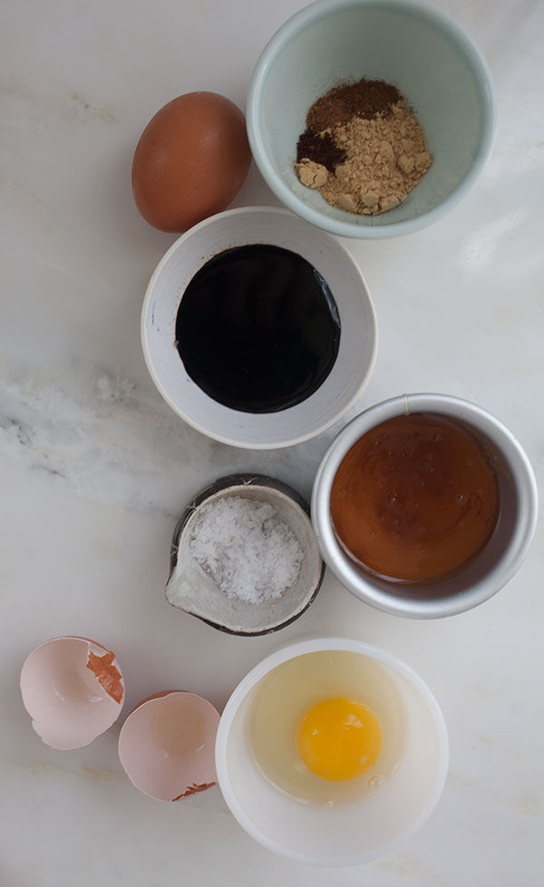 Ingredients for Gingerbread Cookie Pie. 