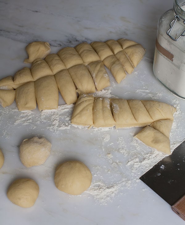 Homemade Sweet Hawaiian Rolls 