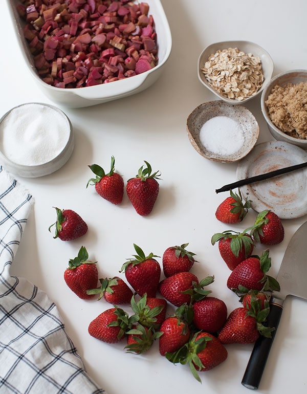 Rhubarb and Strawberry Crisp