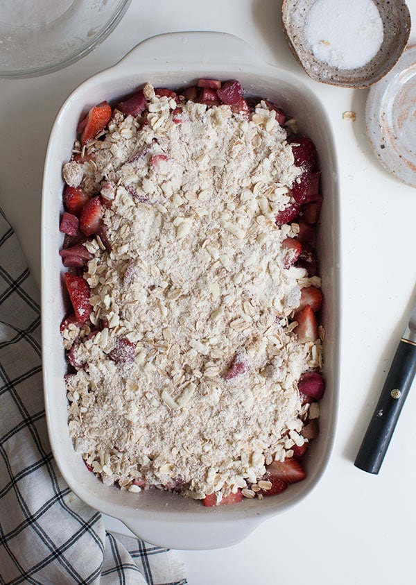 Rhubarb and Strawberry Crisp