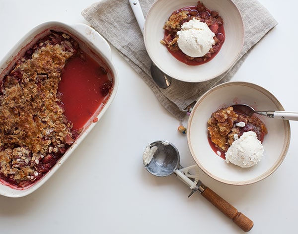 Rhubarb and Strawberry Crisp