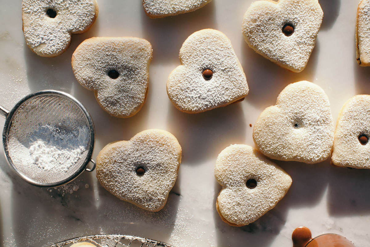 Chocolate Hazelnut Linzer Cookies (Homemade Nutella!)
