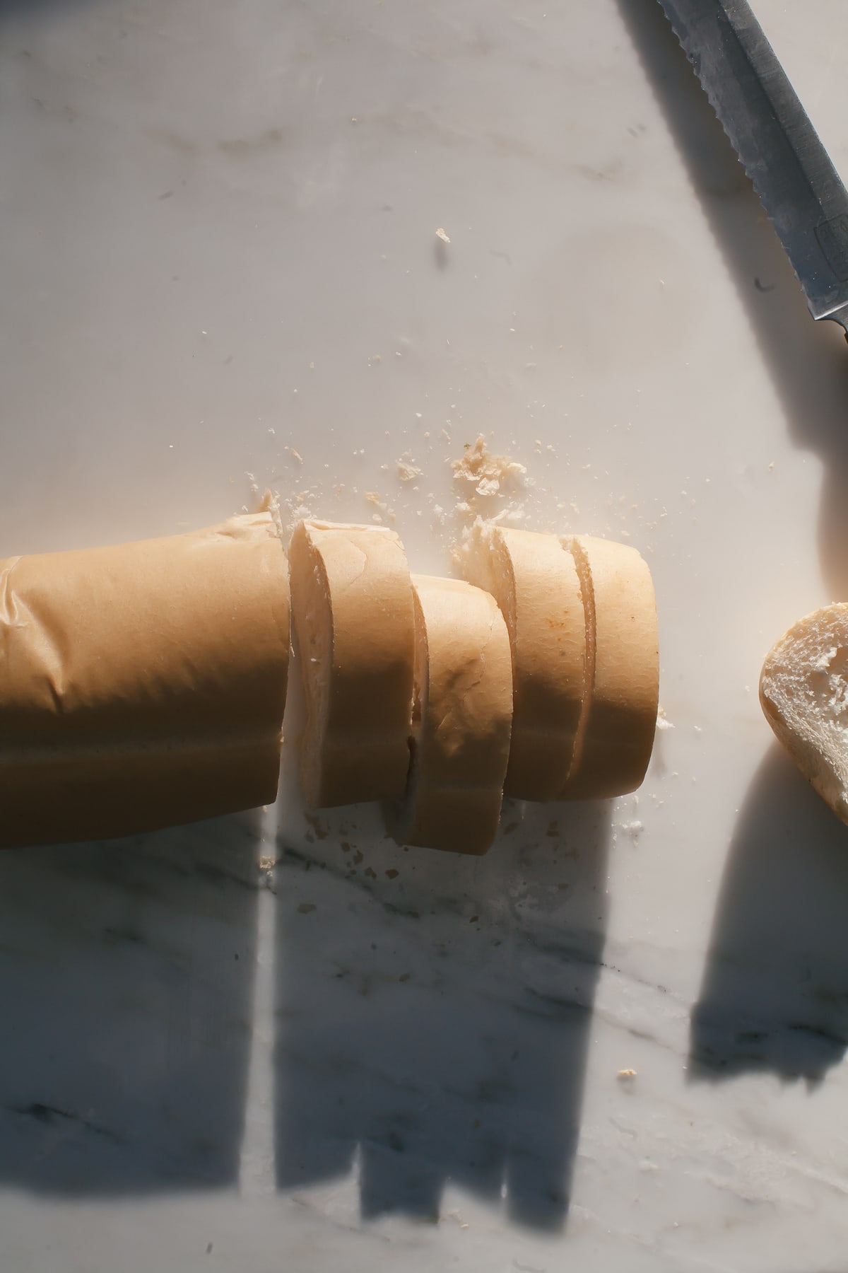 Bread all sliced up. 