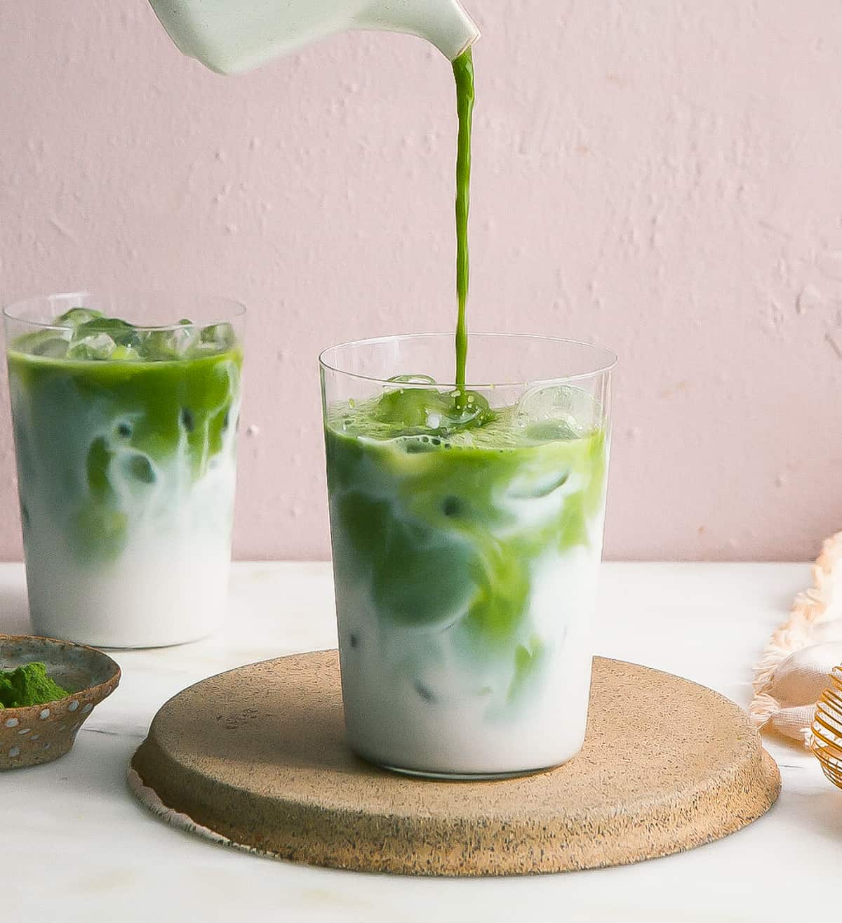 bord synd skud Iced Matcha Latte An Easy Recipe - A Cozy Kitchen