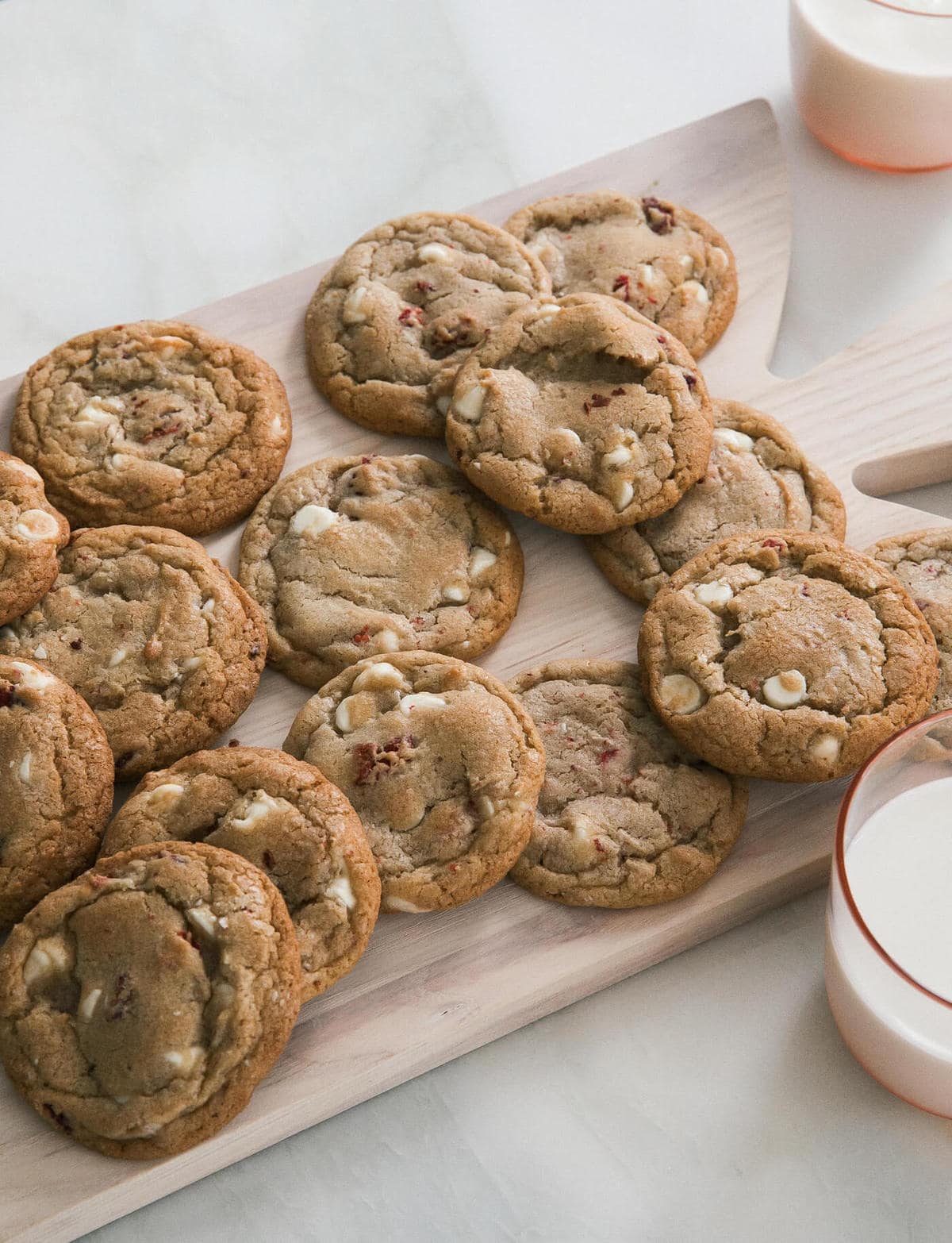 Strawberry and Cream Cookies