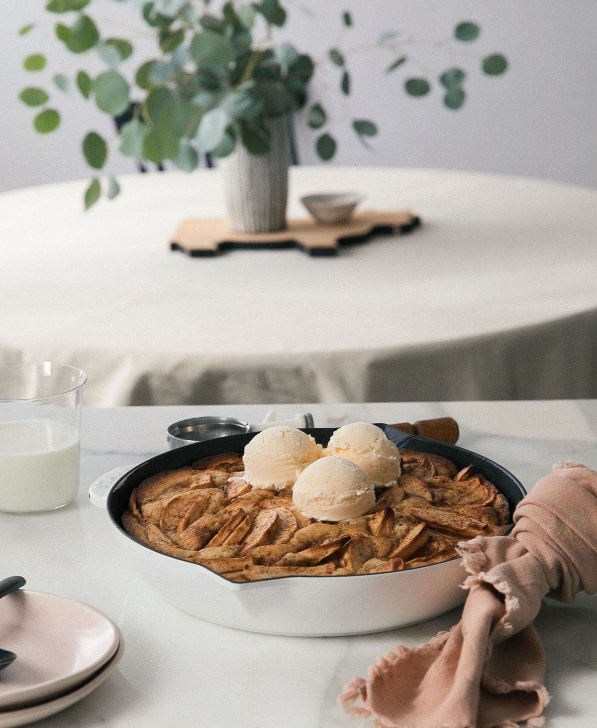 Chai Apple Skillet Cake 