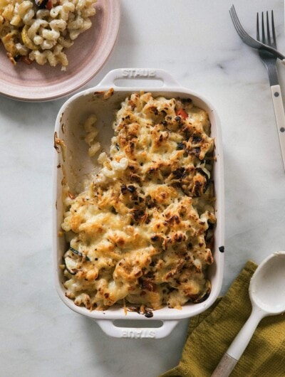 Summer Veggie Macaroni and Cheese - A Cozy Kitchen