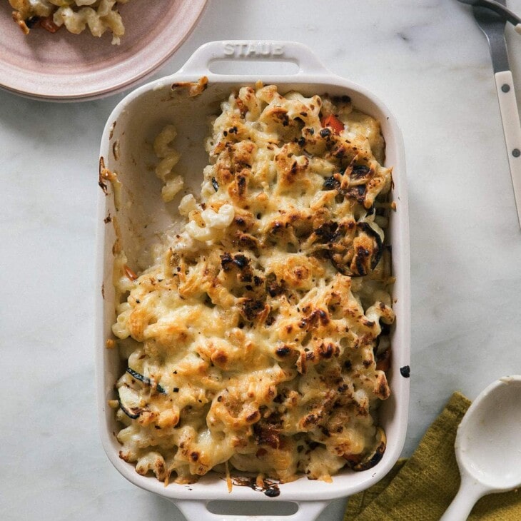 Summer Veggie Macaroni and Cheese - A Cozy Kitchen