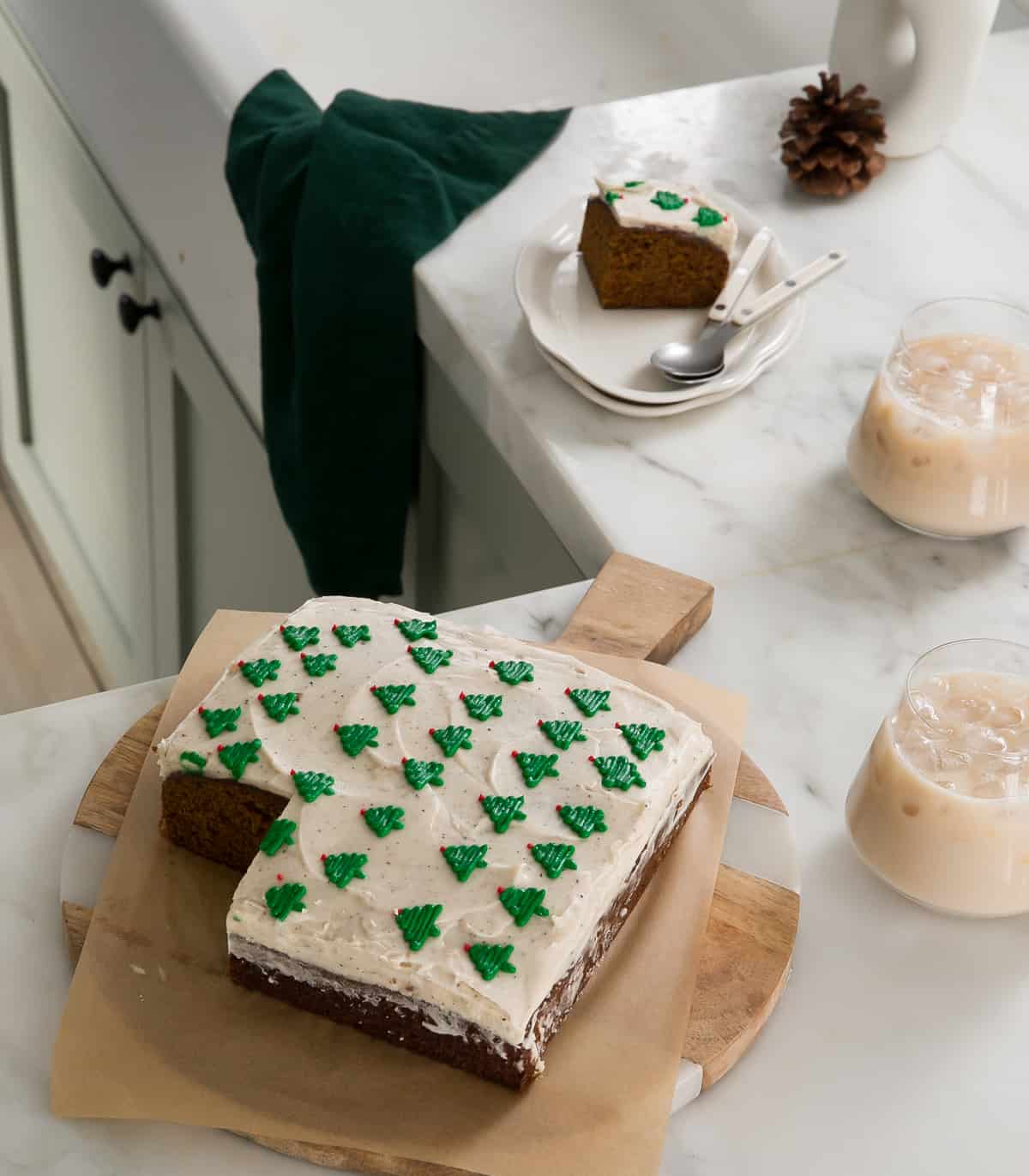 A Festive Christmas Tree Gingerbread Cake Dessert Recipe