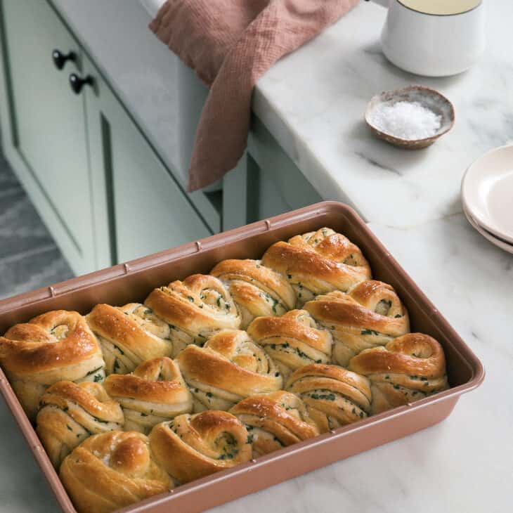 Garlic Twist Rolls