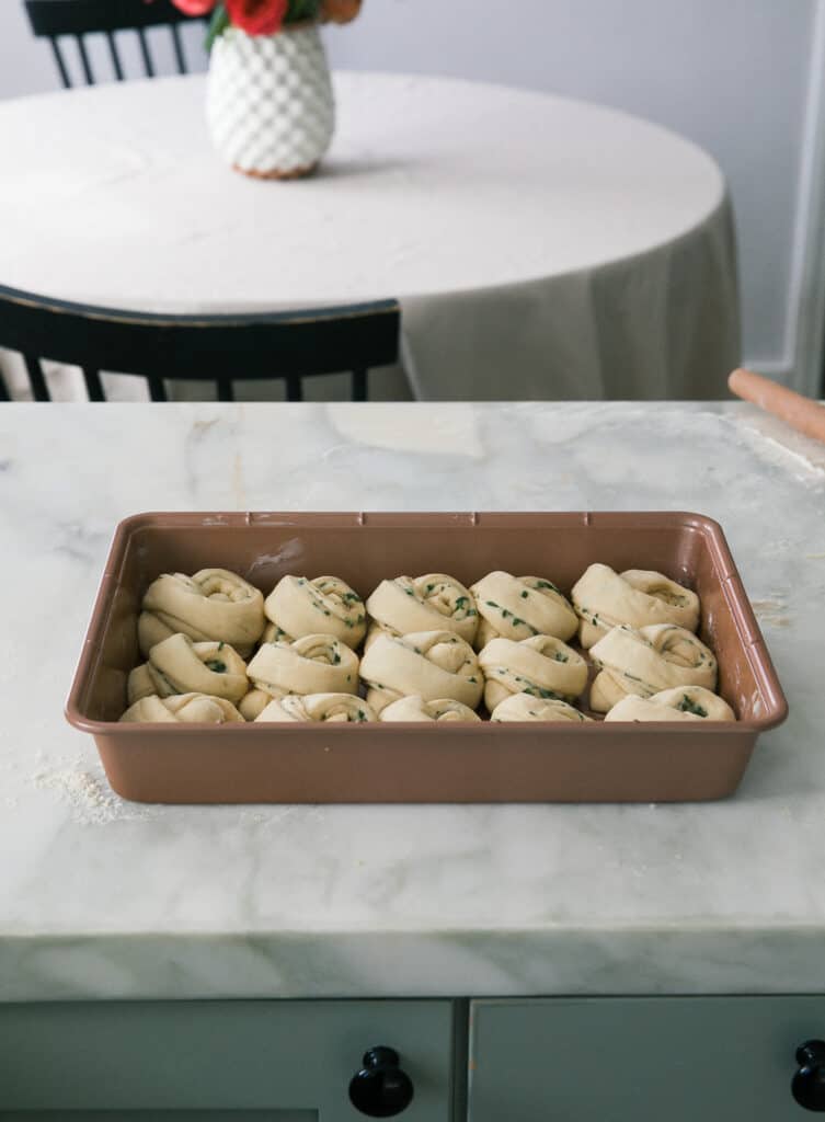 Garlic Dinner Rolls in the pan before they bake. 