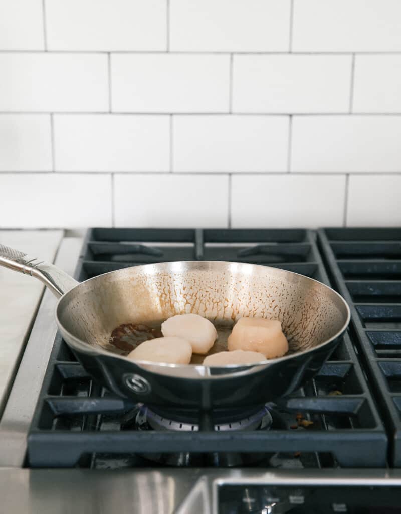 scallops in pan