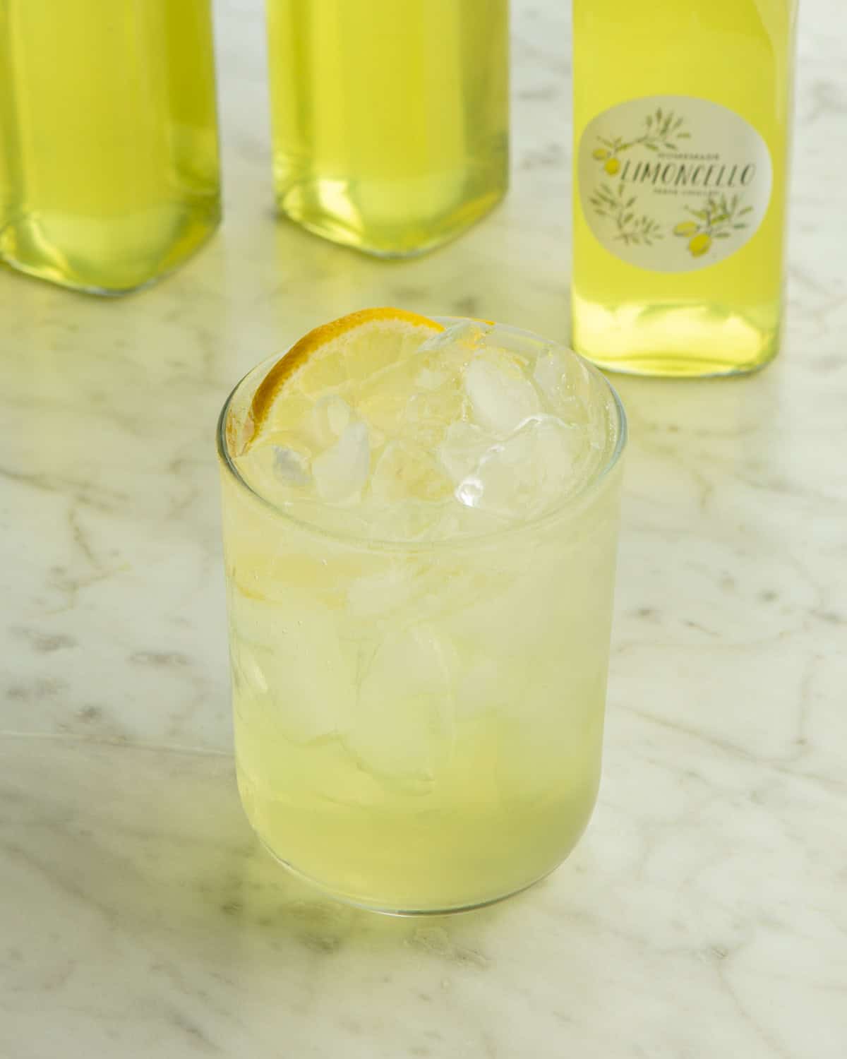 Glass of limoncello spritz