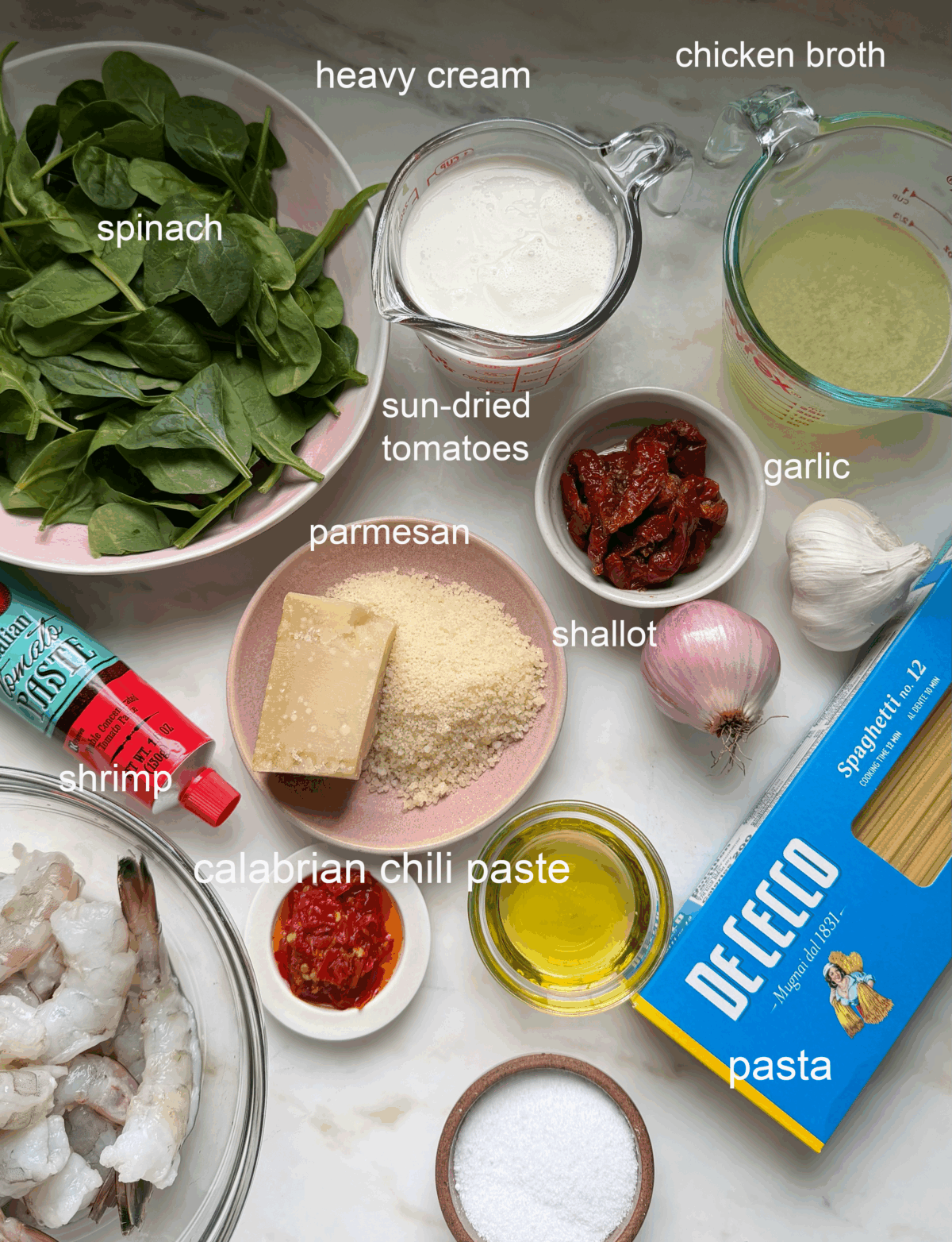 कैलाब्रियन चिली झींगा पास्ता सामग्री।