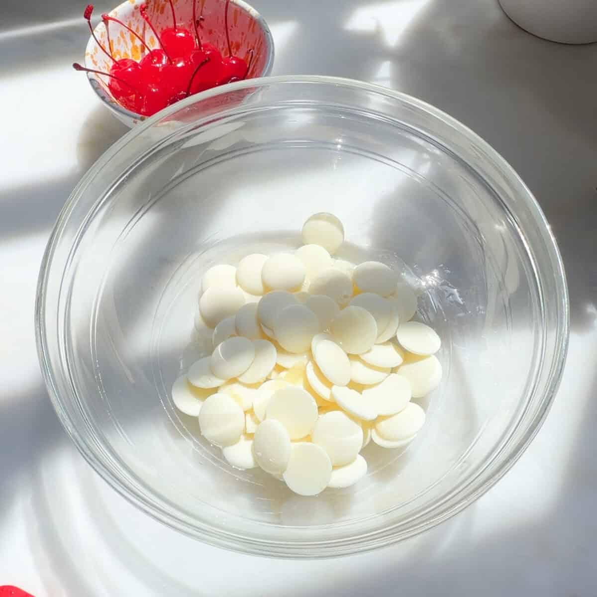 White chocolate and pineapple juice in bowl.