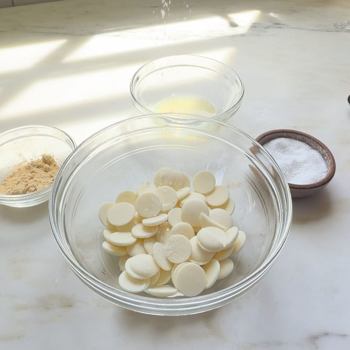 Peach white chocolate glaze ingredients.